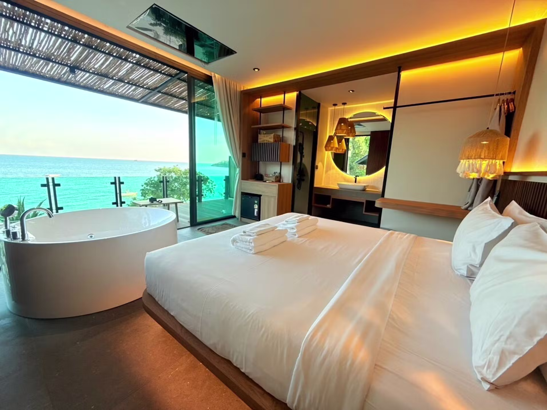 Jacuzzi Oceanfront